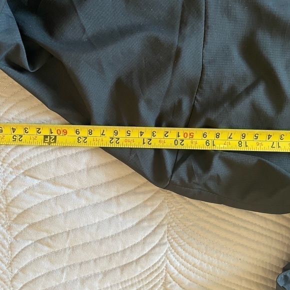 UNIQLO Lightweight Jacket Black Size Medium - Picture 3 of 10